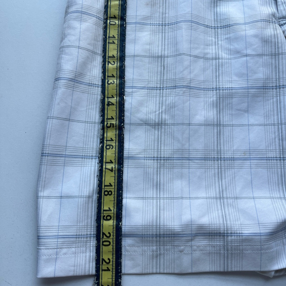 Kirkland Signature Men’s White Plaid Golf Shorts – Size 36 – Stretch Performance - Picture 5 of 10